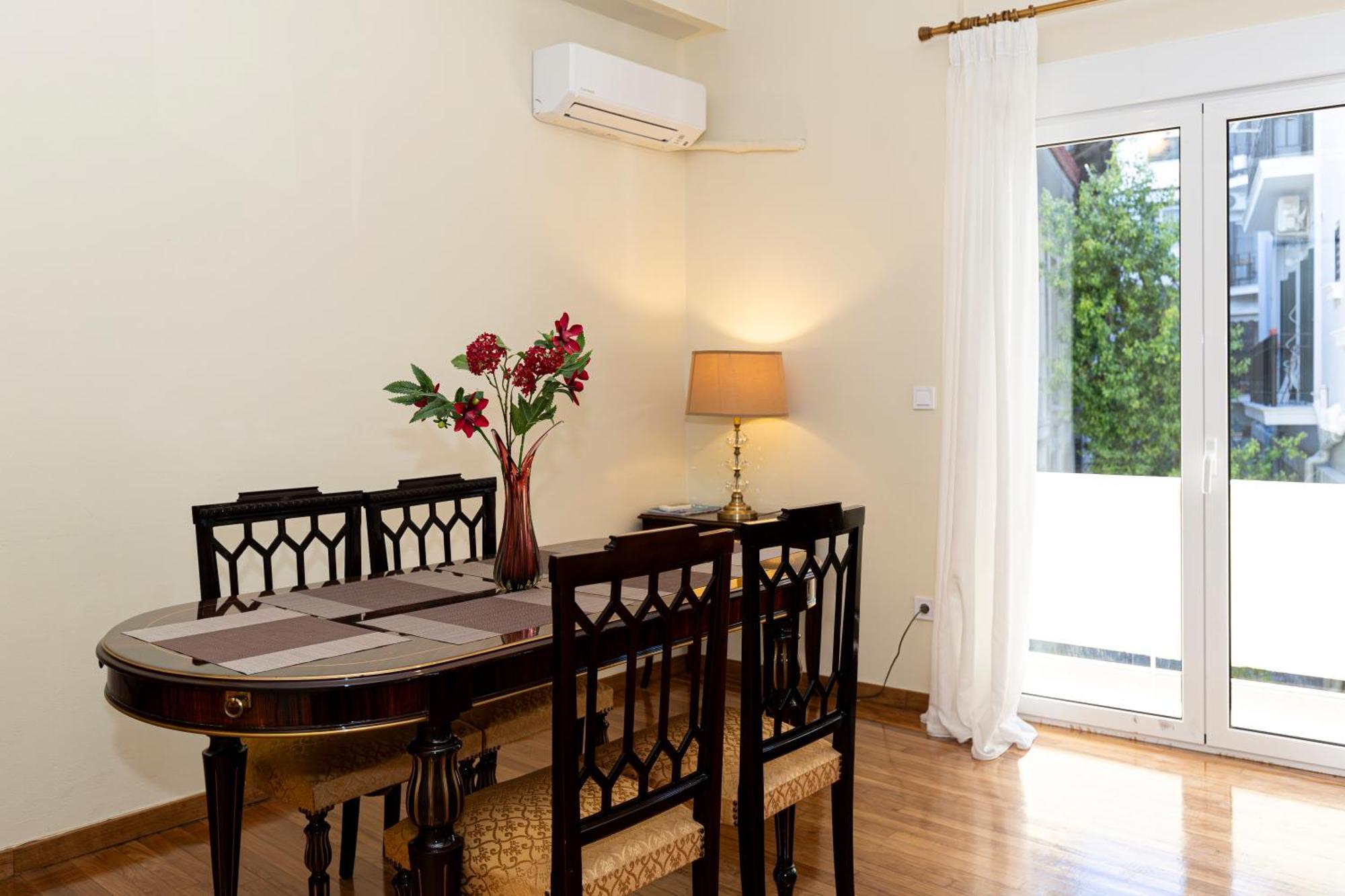 Luxury Apartments At The Foot Of The Acropolis Hill Athens Exterior photo