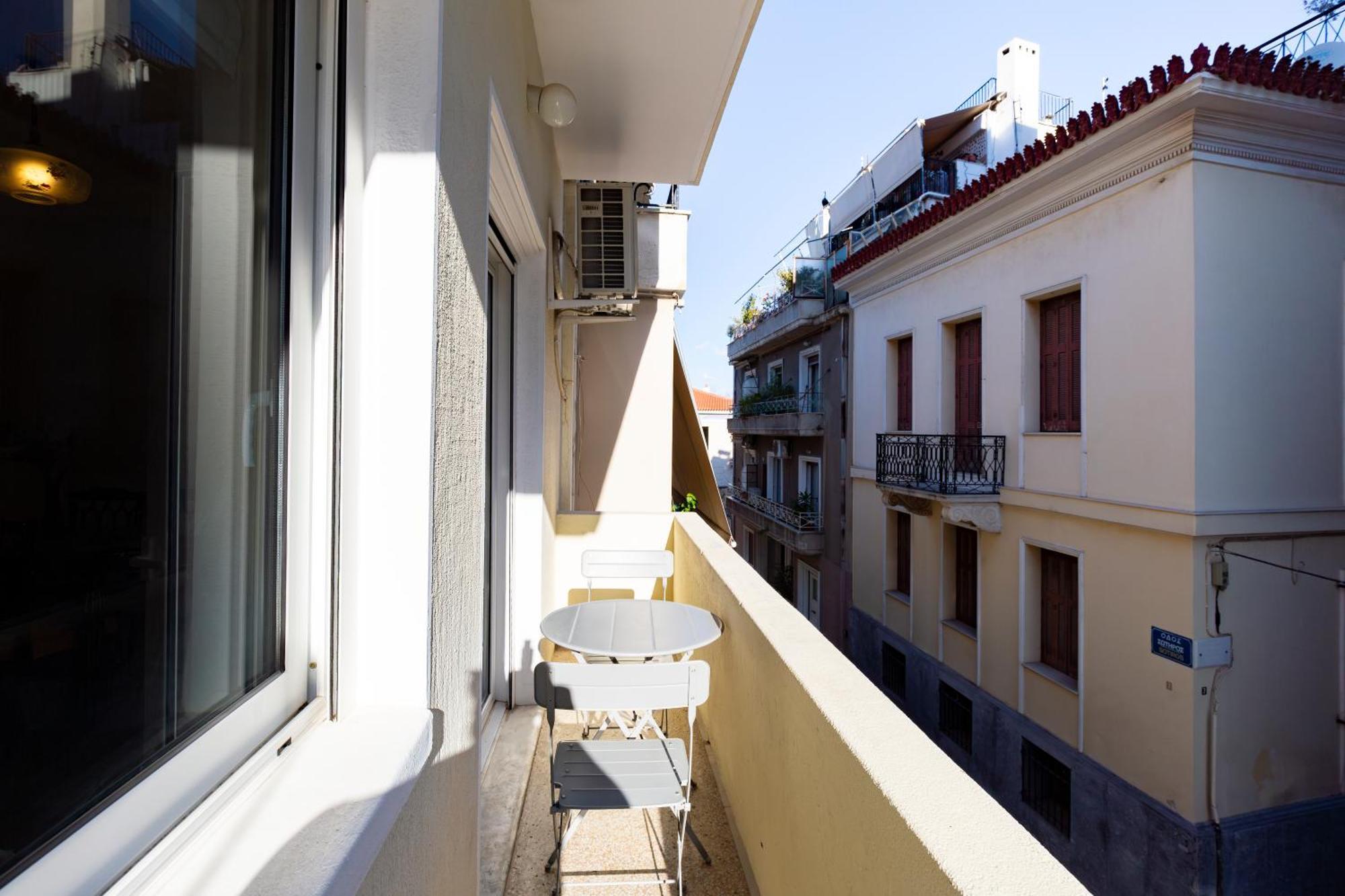 Luxury Apartments At The Foot Of The Acropolis Hill Athens Exterior photo